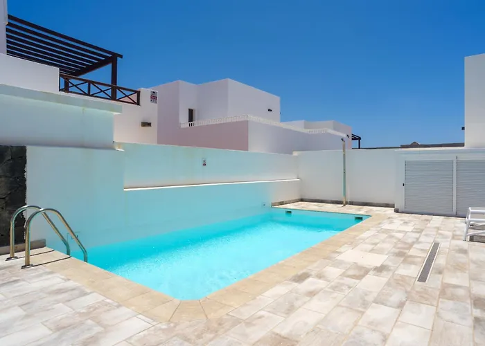 238 - Sofia By Now Ltd * Playa Blanca (Lanzarote)