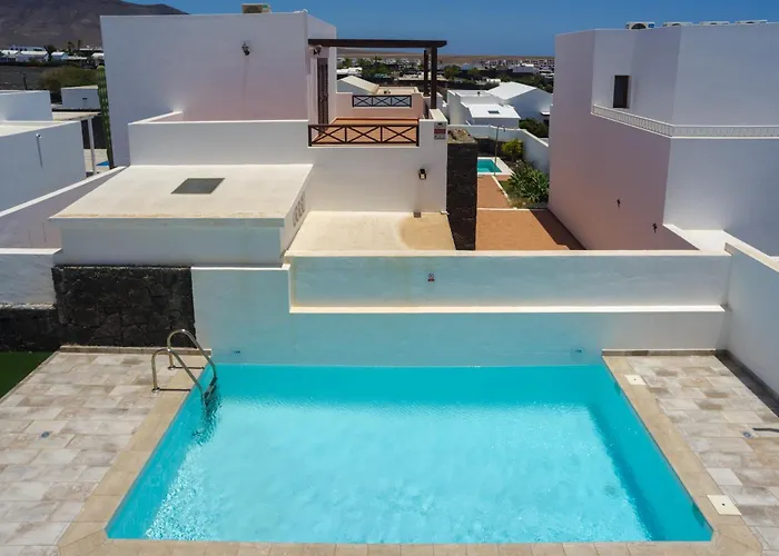 238 - Sofia By Now Ltd فيلة *