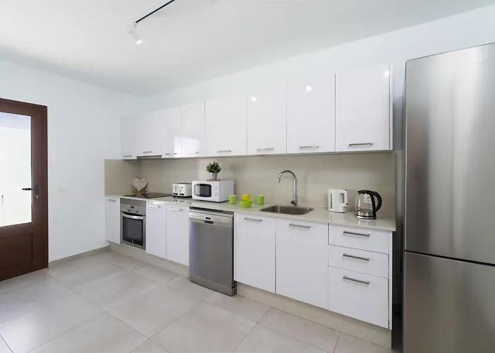 238 - Sofia By Now Ltd فيلة *